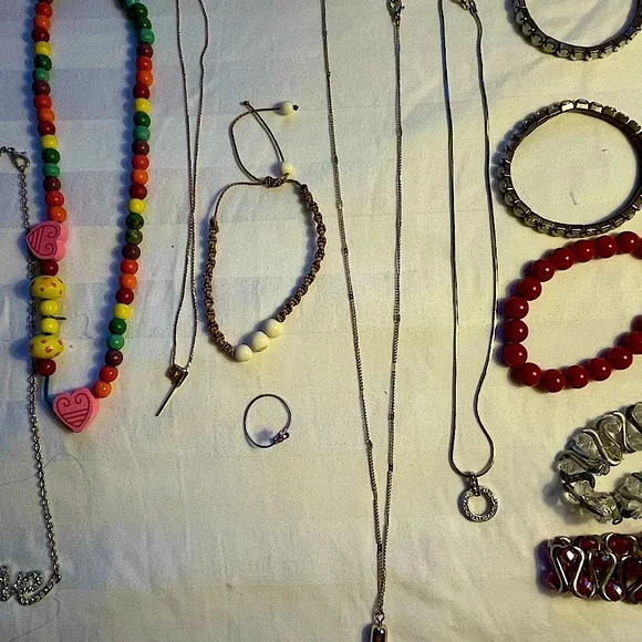 Assorted Jewellery - Picture 3 of 4